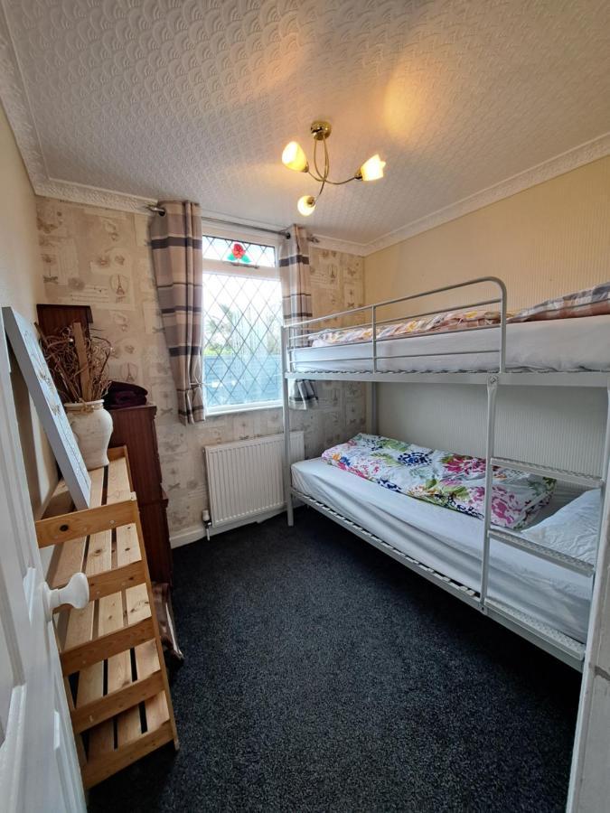 Beach & Tonic Beachside Chalet Humberston Экстерьер фото