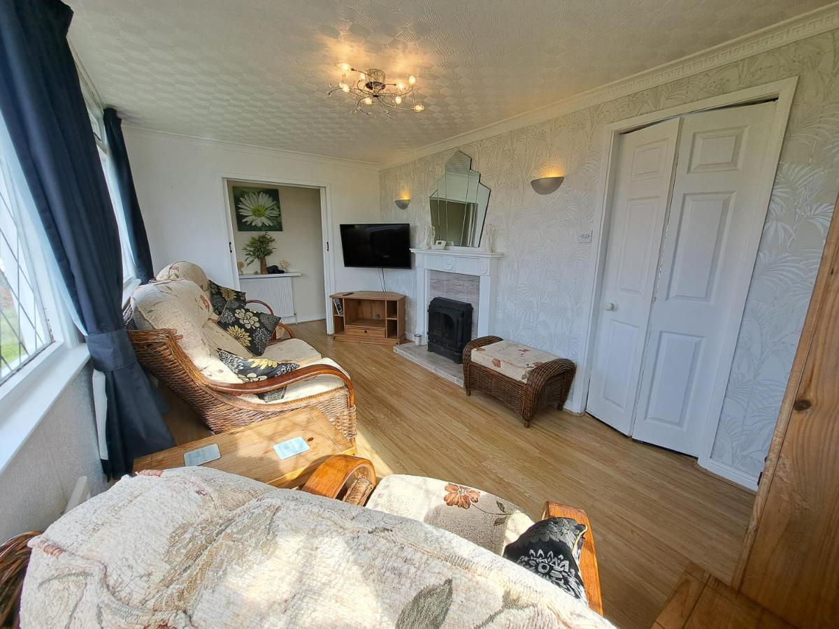 Beach & Tonic Beachside Chalet Humberston Экстерьер фото