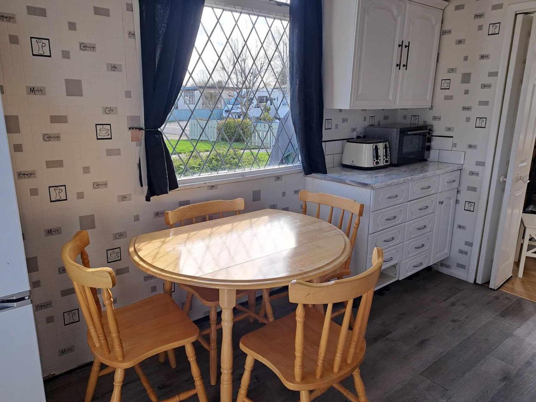 Beach & Tonic Beachside Chalet Humberston Экстерьер фото