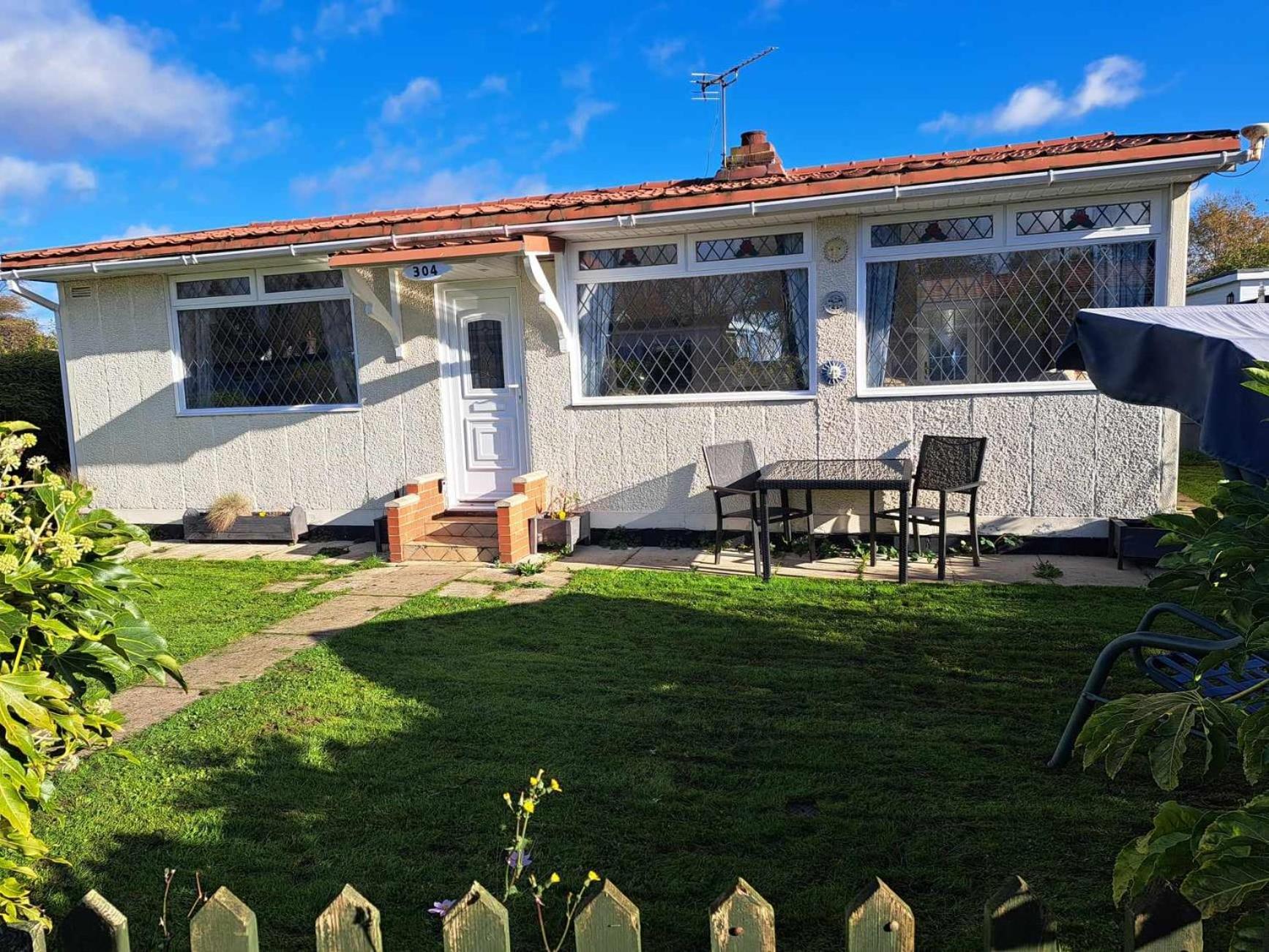 Beach & Tonic Beachside Chalet Humberston Экстерьер фото